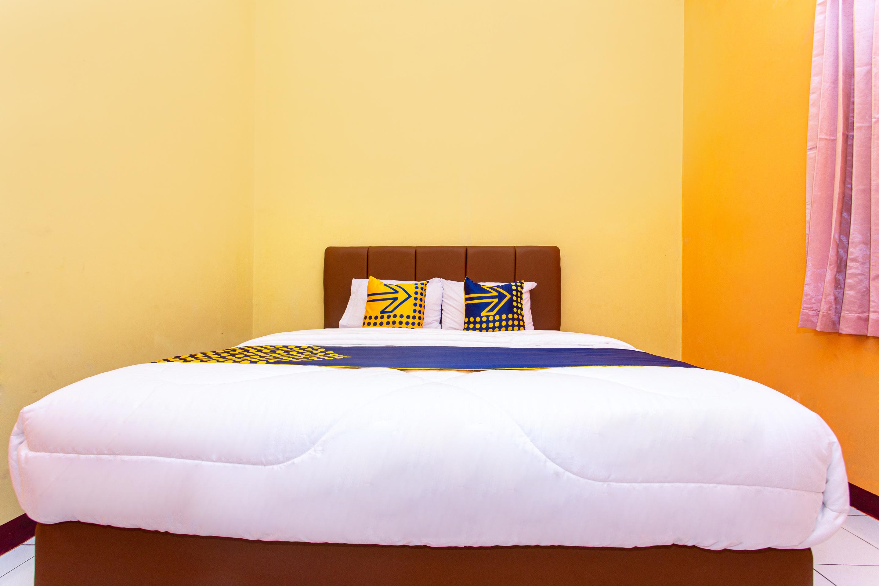 Spot On 2697 Homy House Hotel Semarang Exterior photo