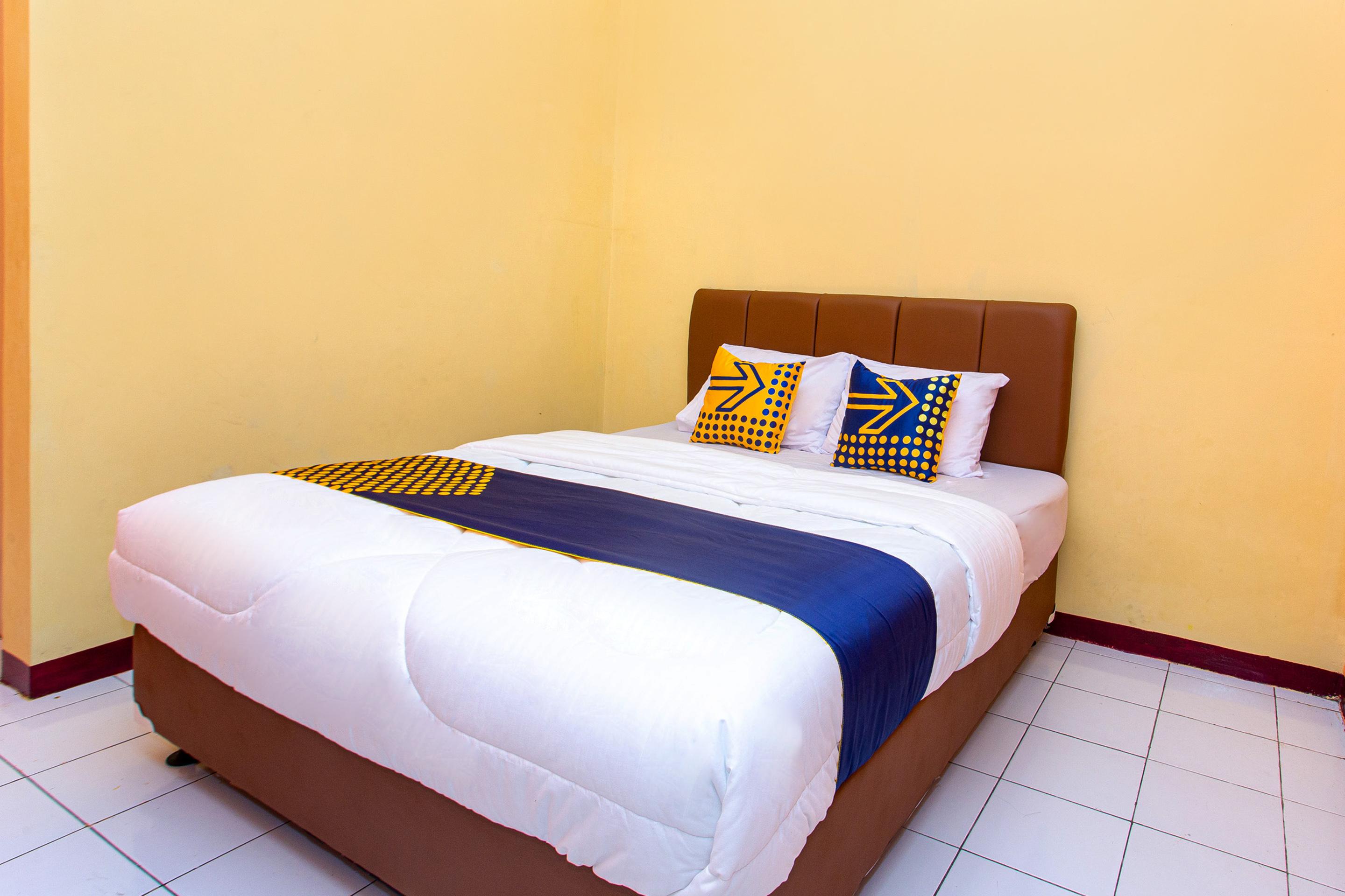 Spot On 2697 Homy House Hotel Semarang Exterior photo