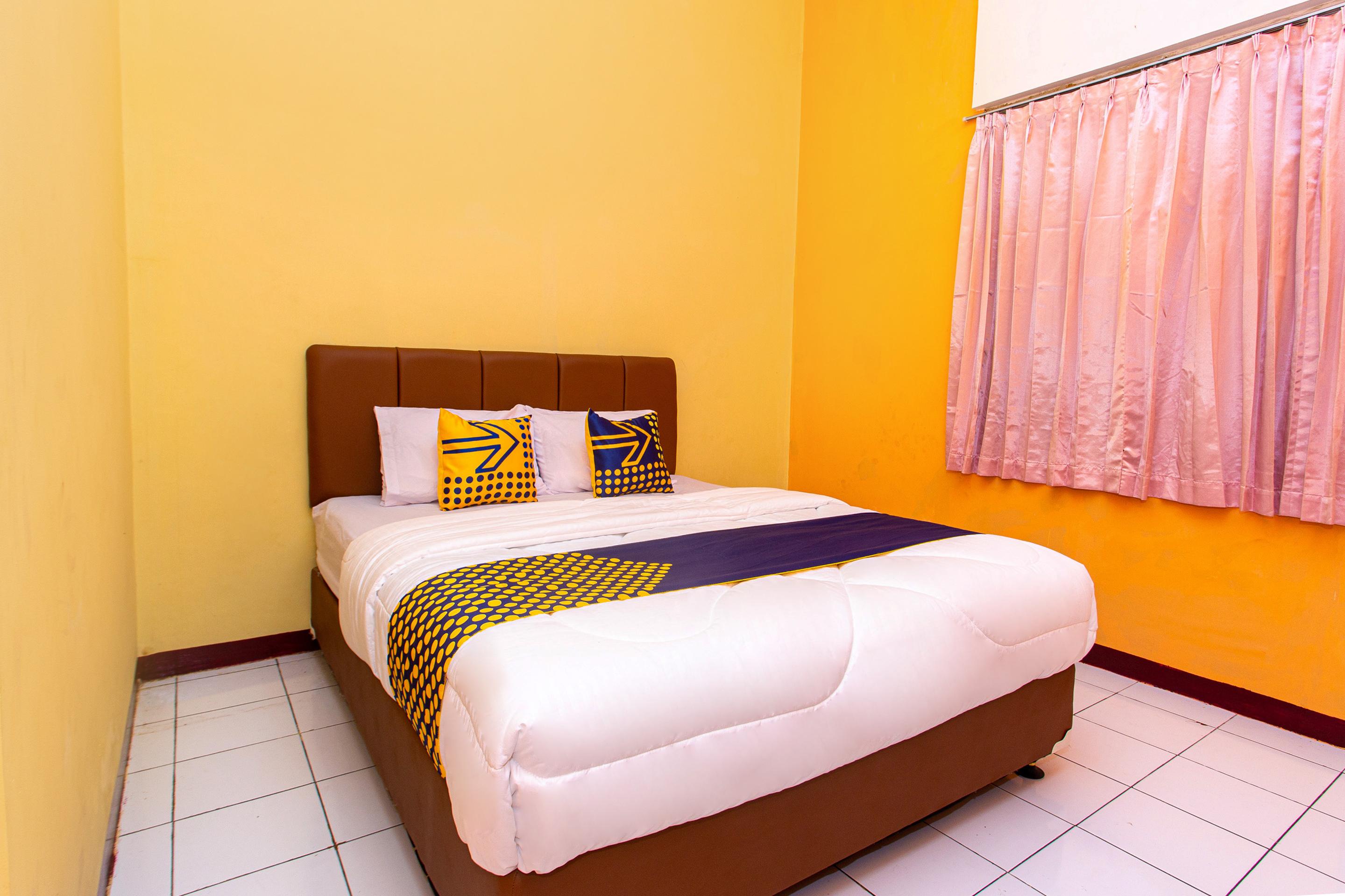Spot On 2697 Homy House Hotel Semarang Exterior photo