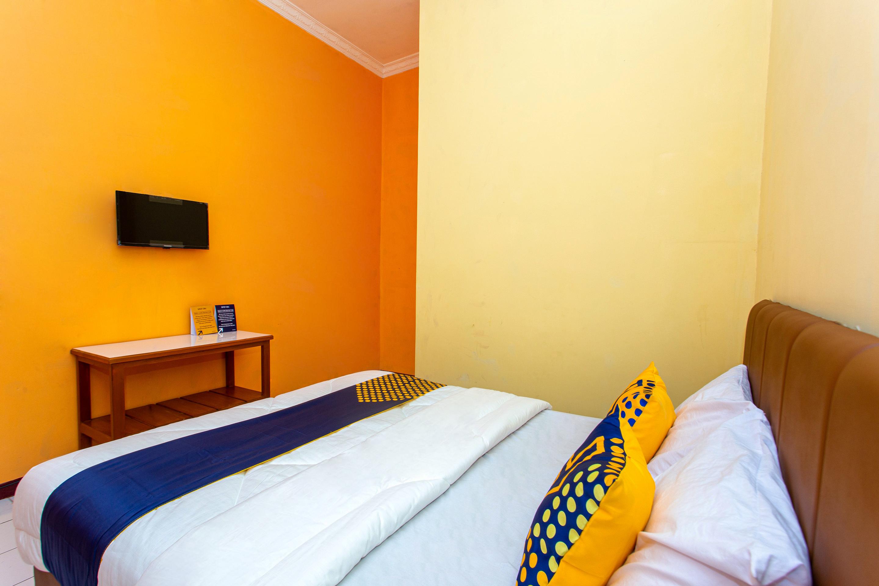 Spot On 2697 Homy House Hotel Semarang Exterior photo