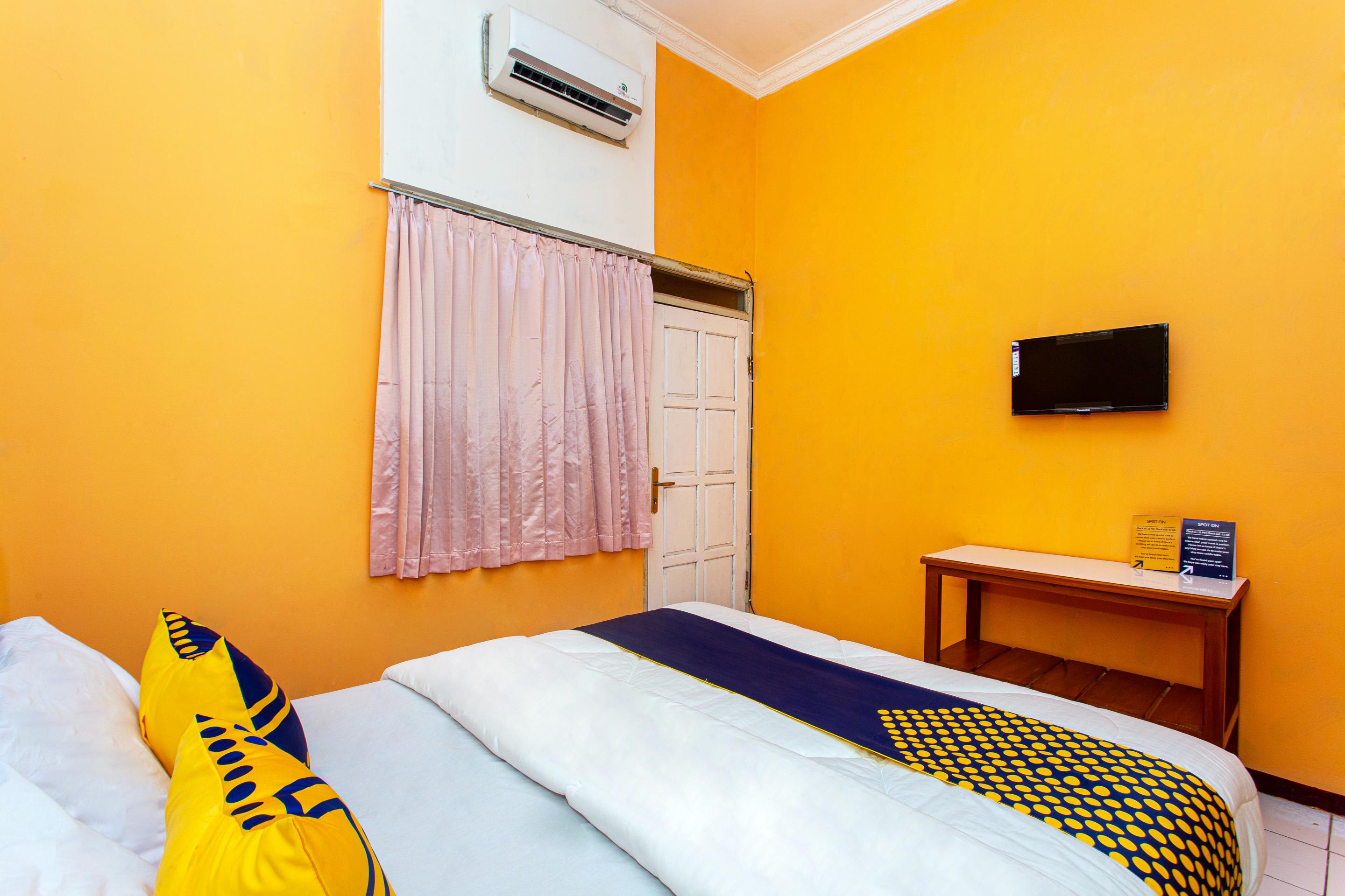 Spot On 2697 Homy House Hotel Semarang Exterior photo