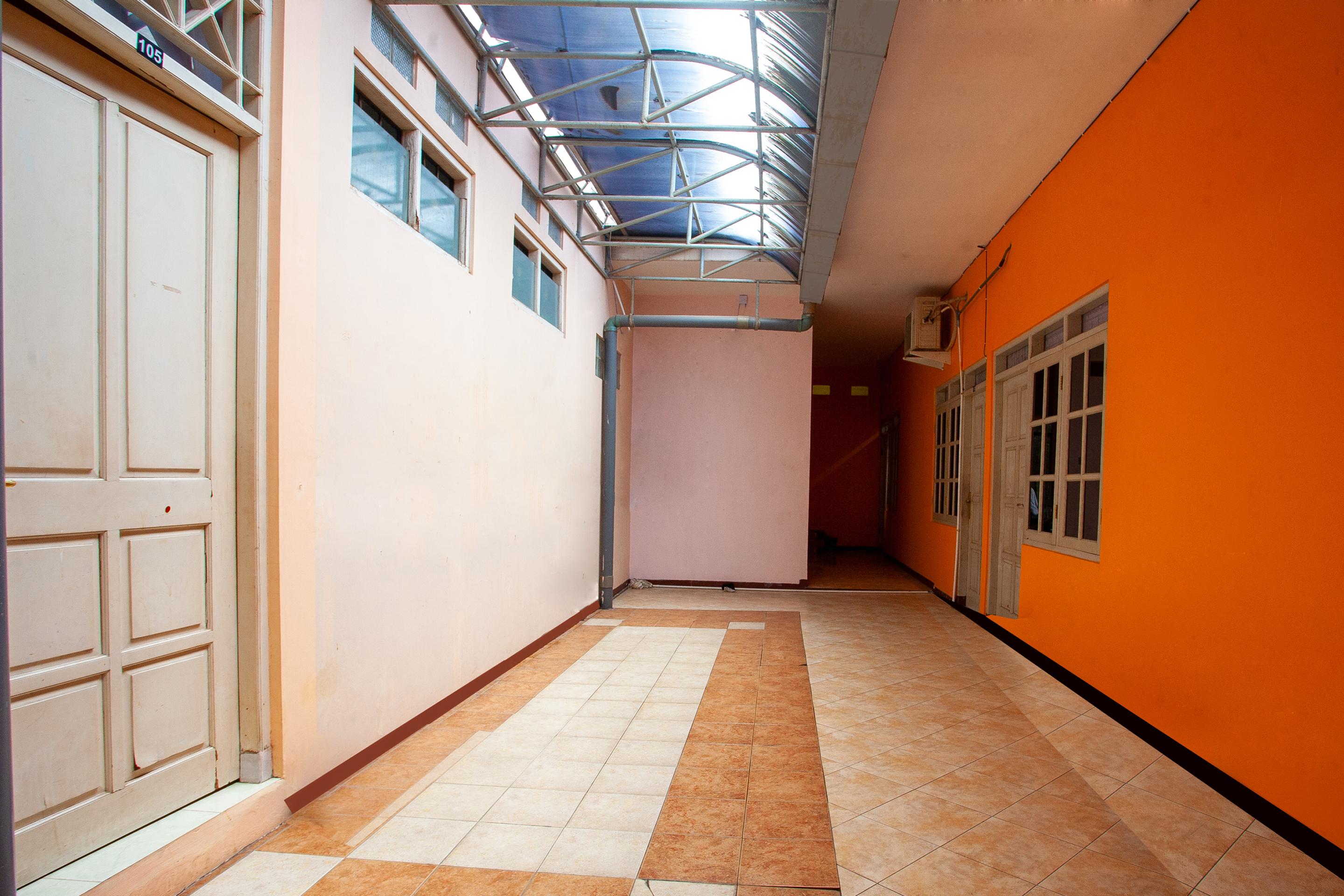 Spot On 2697 Homy House Hotel Semarang Exterior photo