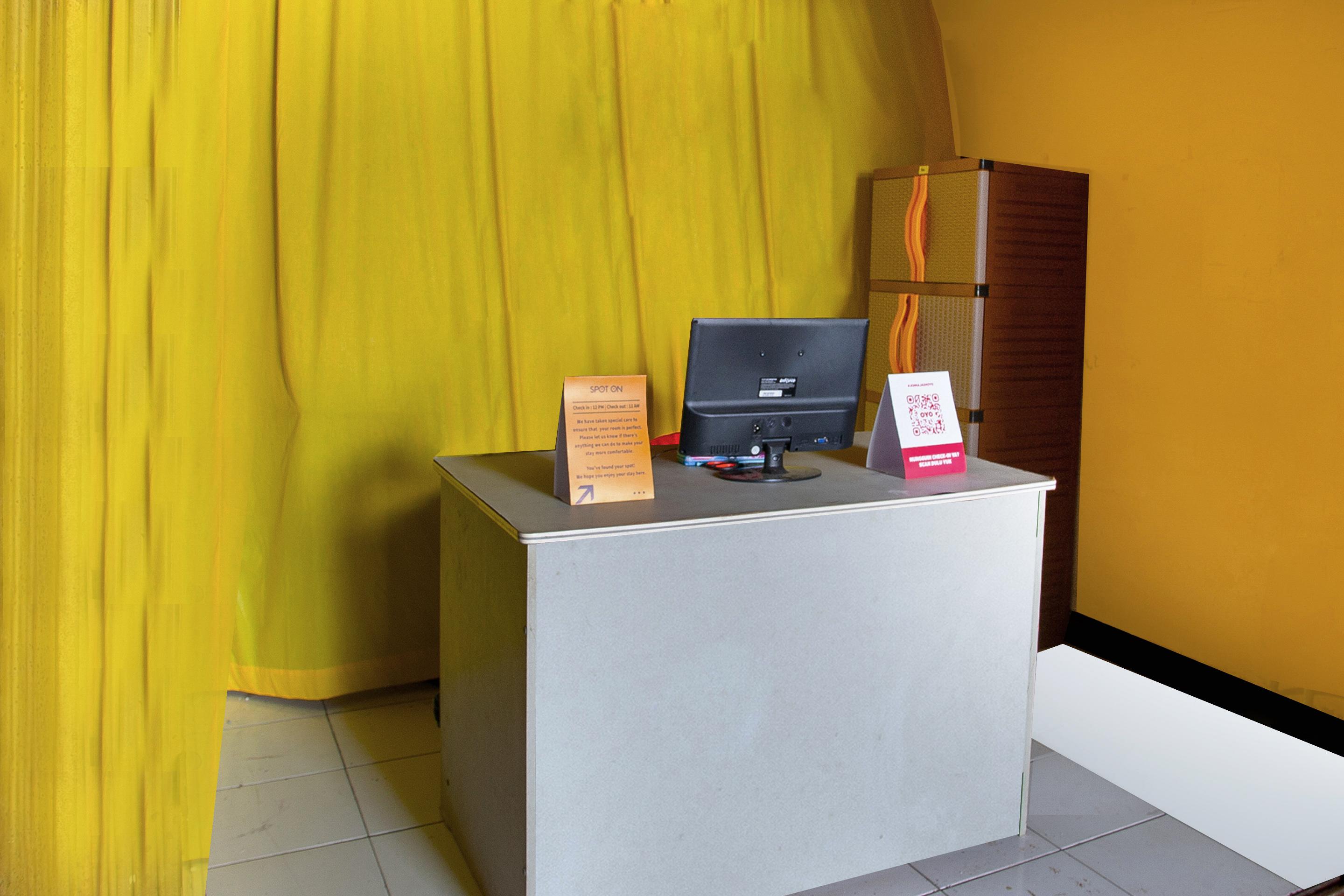 Spot On 2697 Homy House Hotel Semarang Exterior photo