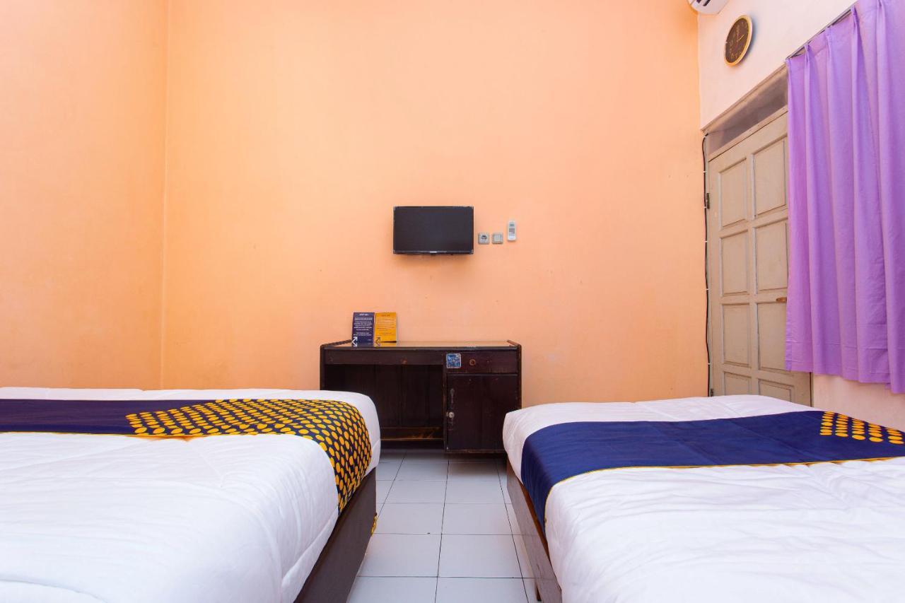 Spot On 2697 Homy House Hotel Semarang Exterior photo
